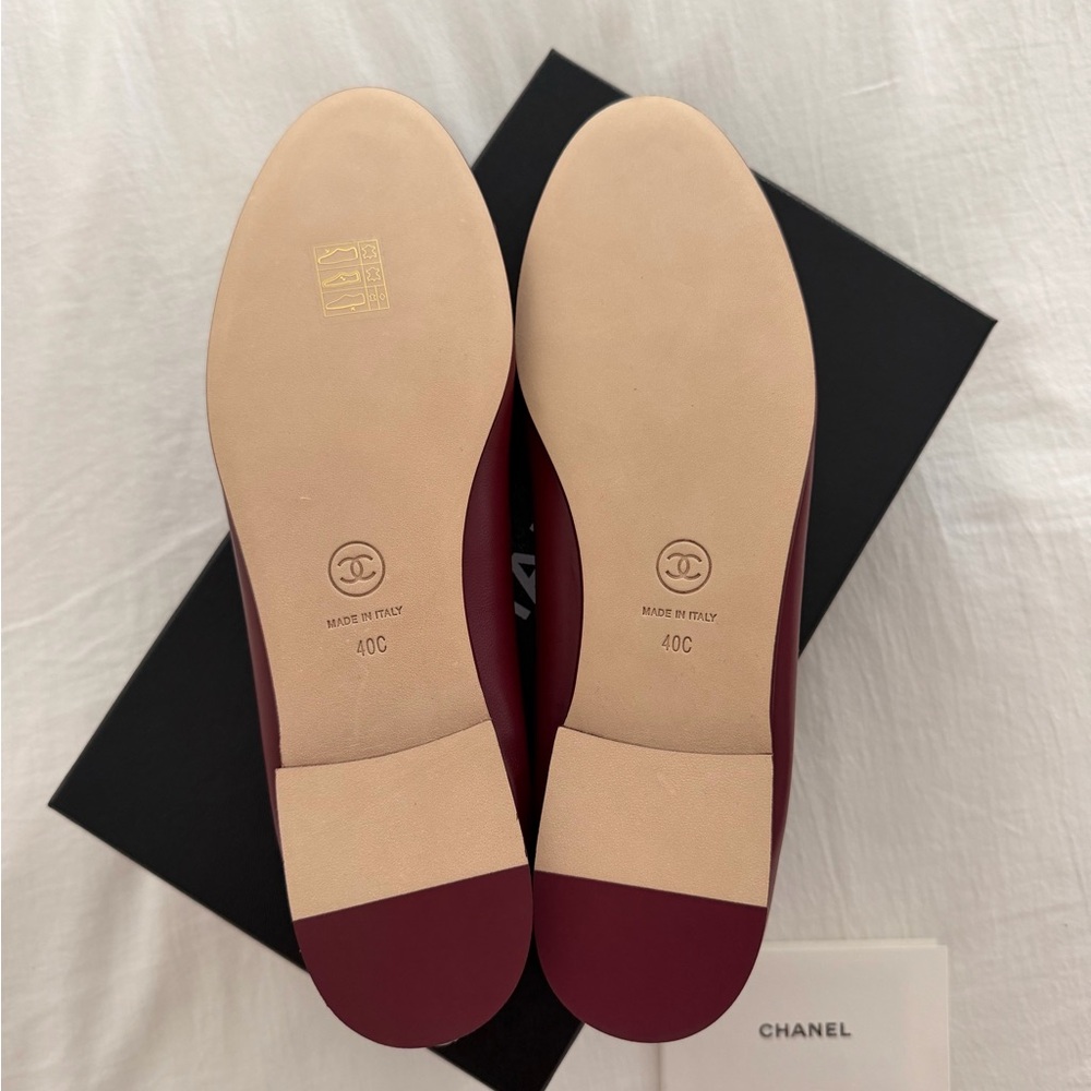 CHANEL Burgundy and Pink Lambskin Leather Ballet Flats - Picture 3 of 5
